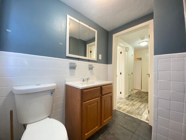 Building Photo - 94 Millville St