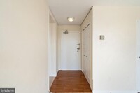 Building Photo - 6641 Wakefield Dr