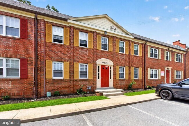 Building Photo - 7812 Tilbury St