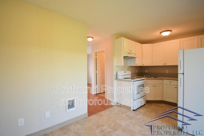 Building Photo - 736 NE 94th Ave