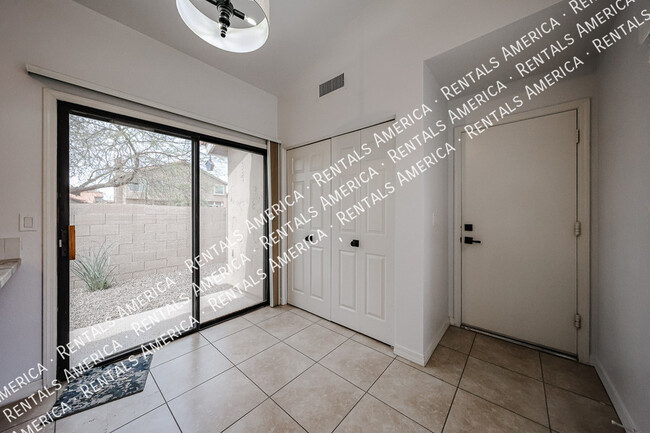 Building Photo - 9429 E Camino Del Santo