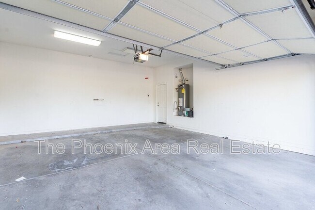 Building Photo - 3813 E Capricorn Pl
