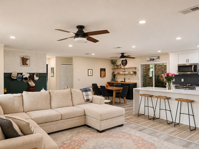 Building Photo - Quiet cul-de-sac rental in desirable Brierwood!