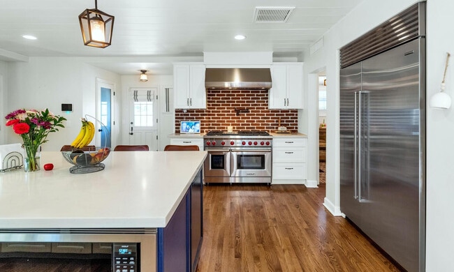 Building Photo - 1021 W Encanto Blvd