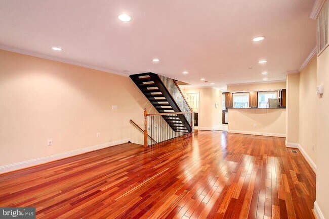 Building Photo - 2303 Essex St