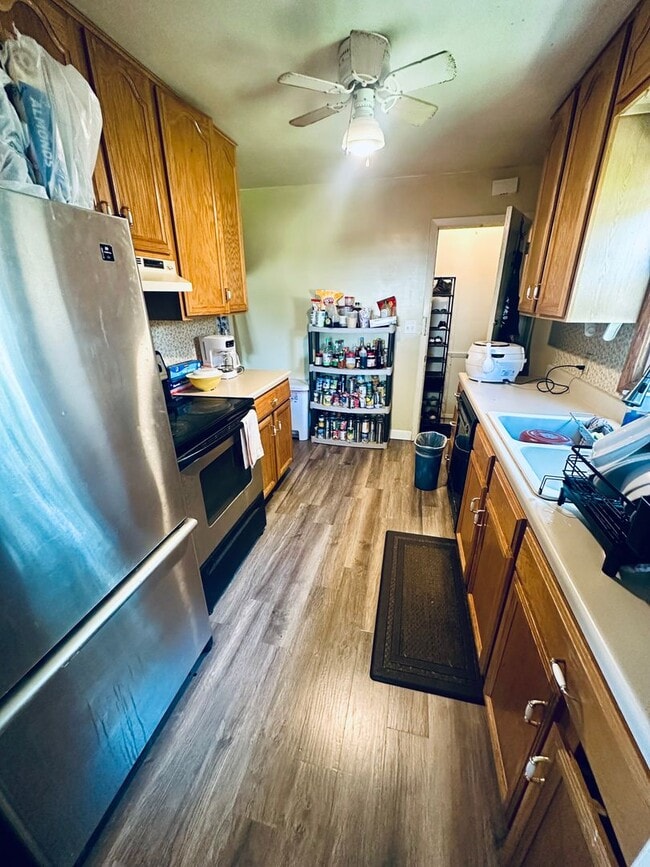 Building Photo - Charming 3 Bedroom Home in Heart if Maplew...
