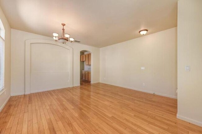 Building Photo - 4bed | 2bath | 1715SF | 2 Car Garage | Single Story | Tenant pays $190 monthly for WS&G