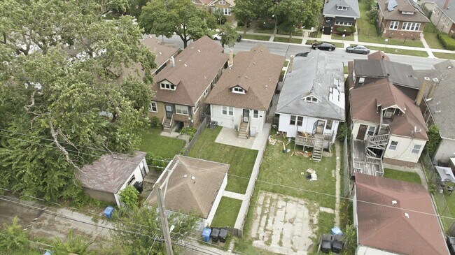 Building Photo - 8326 S Luella Ave