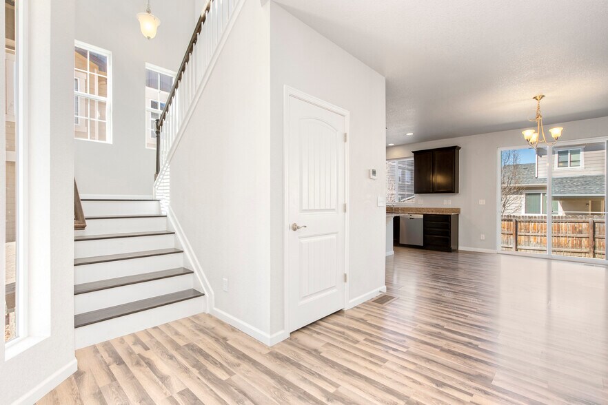 Building Photo - 6275 Twilight Ave