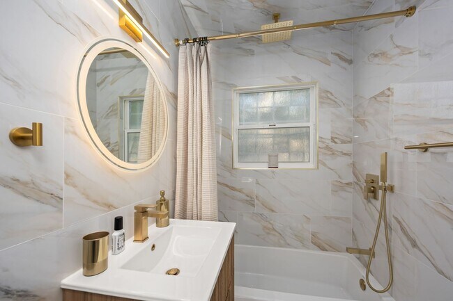 Building Photo - BEAUTIFUL HOME IN NORTH PB