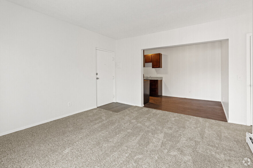 2BR, 1.5BA - 850SF - Living Room - Mears Place Apartments