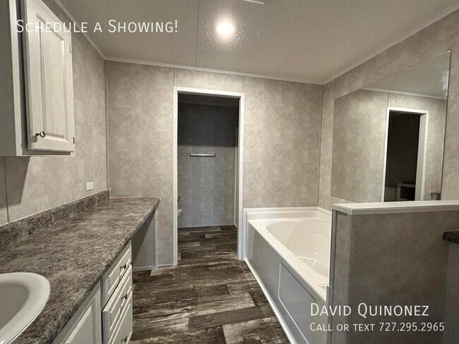 Building Photo - 4614 E Old Trail Rd