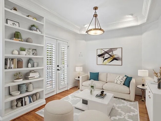 Building Photo - Perfect Brownstone in Sylvan Park near West End