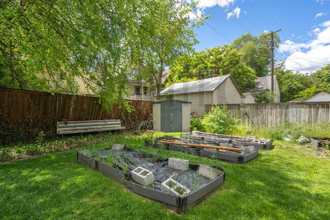 Building Photo - 1631 W 1st Ave