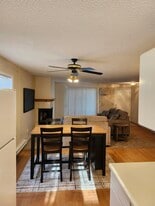 Building Photo - 2121 E Upriver Dr