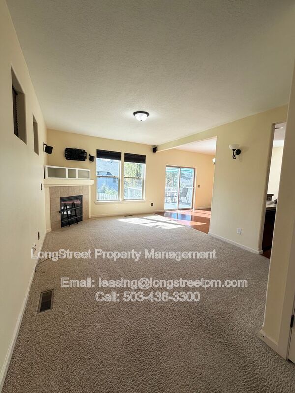 Building Photo - 823 Crouchen St NW