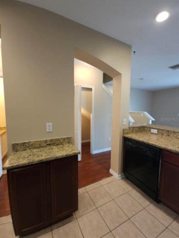 Building Photo - 15662 Stable Run Dr