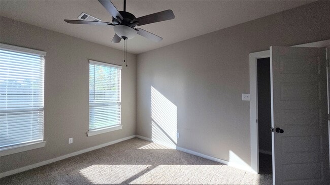 Building Photo - 9721 Grosbeak Ln