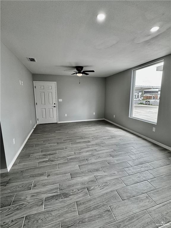 Building Photo - 11 Acacia St