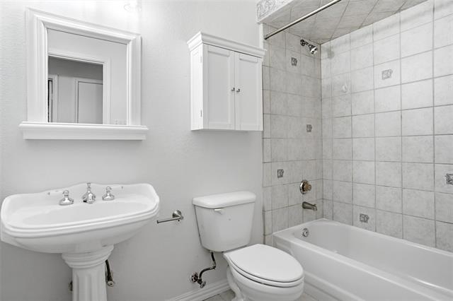 Building Photo - 2084 Sailmaker Ct