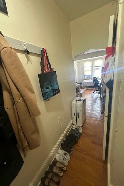 Building Photo - 70 Strathmore Rd