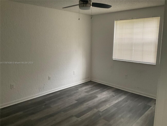 Building Photo - 2851 N Oakland Forest Dr