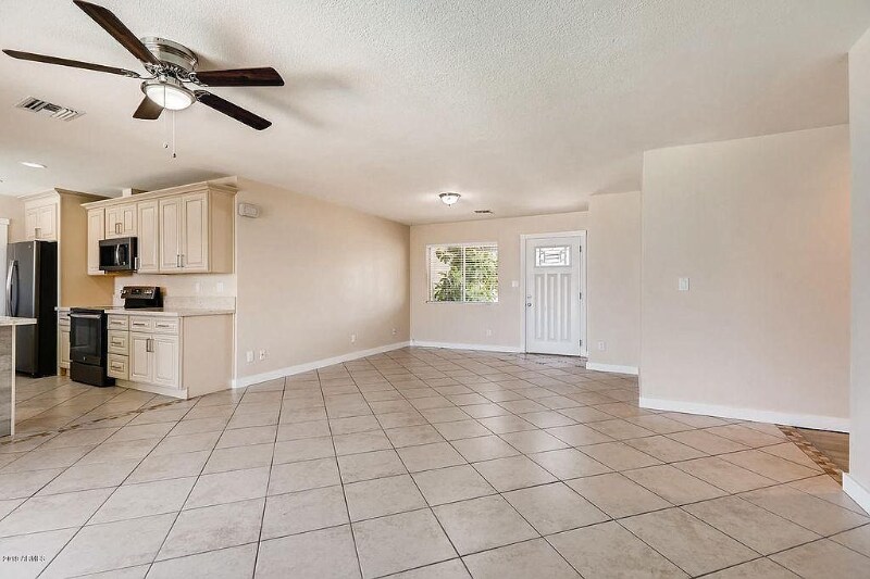 Building Photo - 814 W Villa Maria Dr