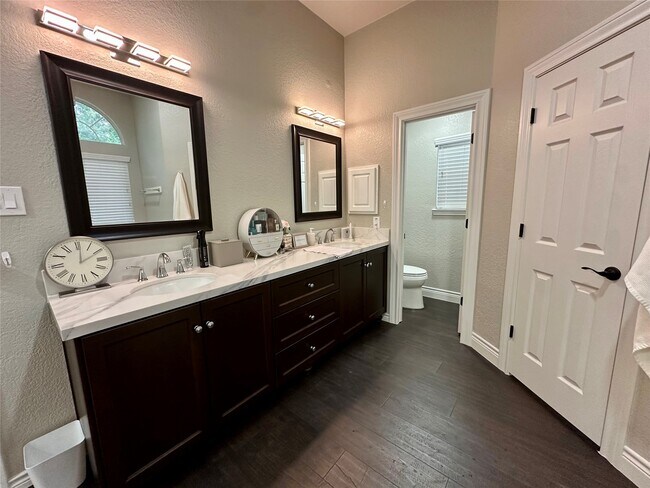 Building Photo - 21641 Forest Colony Dr