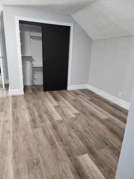 Master Bedroom - 455 Gregory Ave