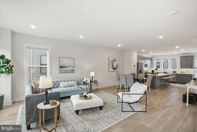 Building Photo - 12768 Sunrise Valley Dr