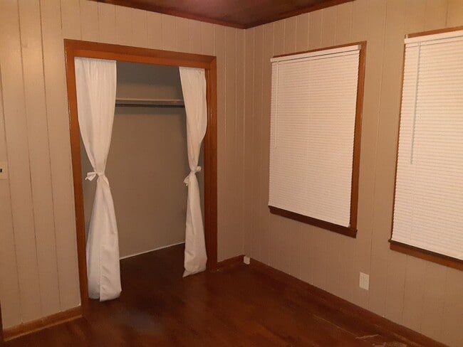 Building Photo - 3 Bedroom 2 Bath located in Oxford
