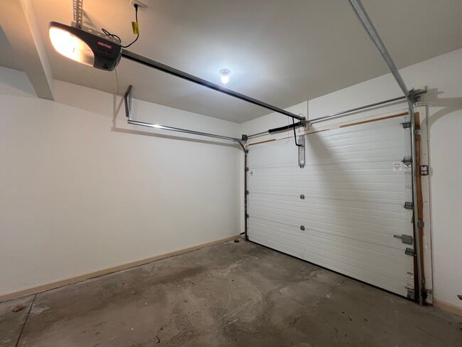 Building Photo - 69 Tiara Ct