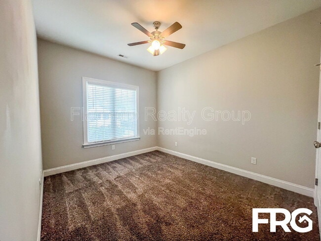 Building Photo - 313 N Landing Dr