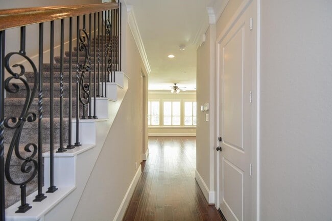 Building Photo - 1110 Oakwood Pass Ct