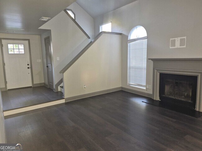 Building Photo - 1020 Hampton Hill Ct