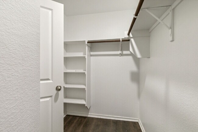Building Photo - 606 Wrangler Dr