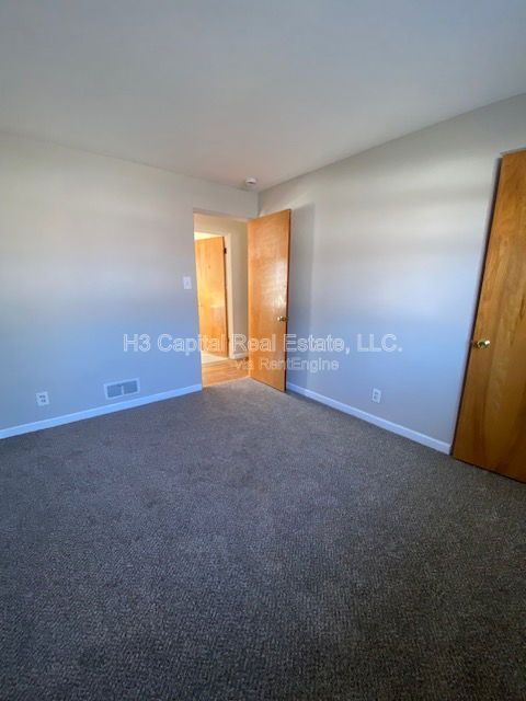 Building Photo - 2565 Boyle Ave