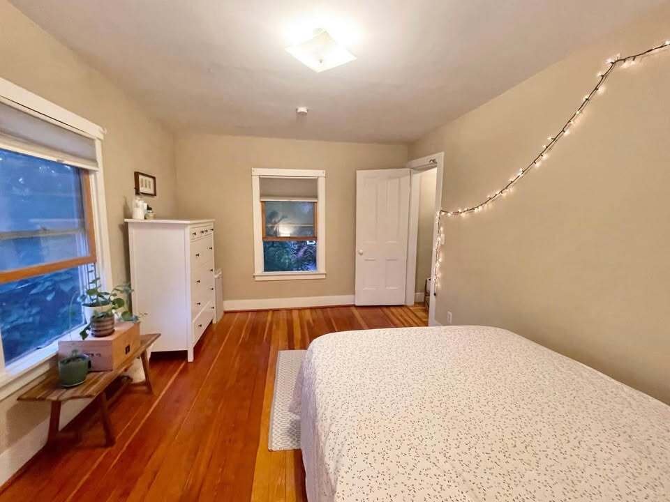 Building Photo - 403 Hector St