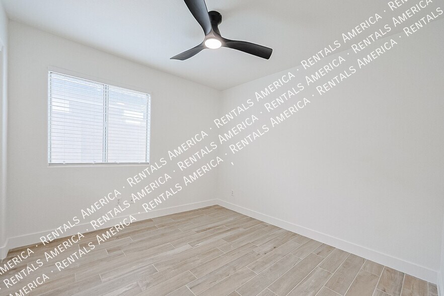 Building Photo - 3043 W Abraham Ln