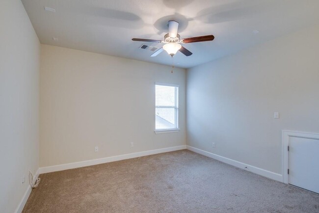 Building Photo - 708 Garner Park Dr