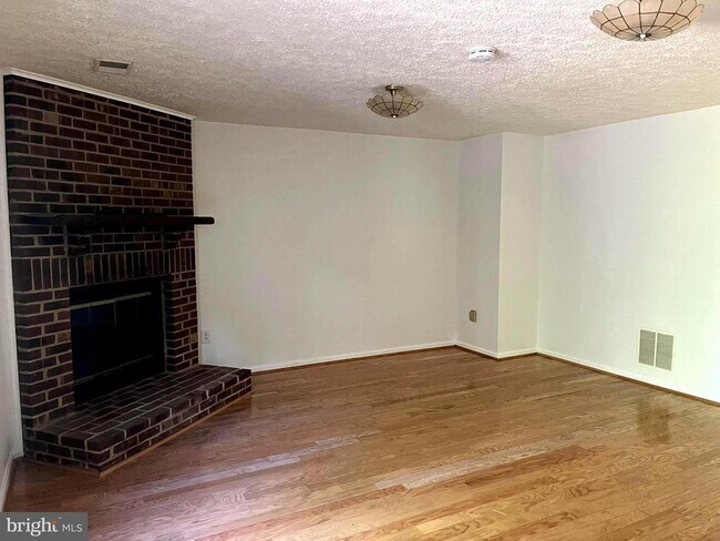 Building Photo - 14428 Black Horse Ct