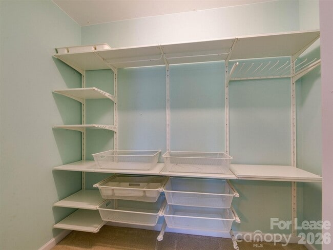 Building Photo - 8164 Bridgegate Dr