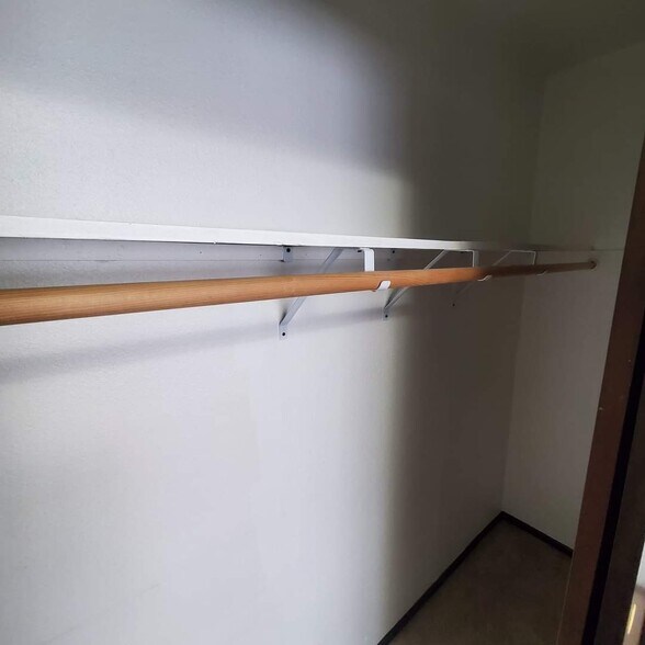 Building Photo - 1224 E 3rd St