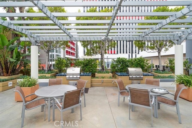 Building Photo - 411 W Seaside Way