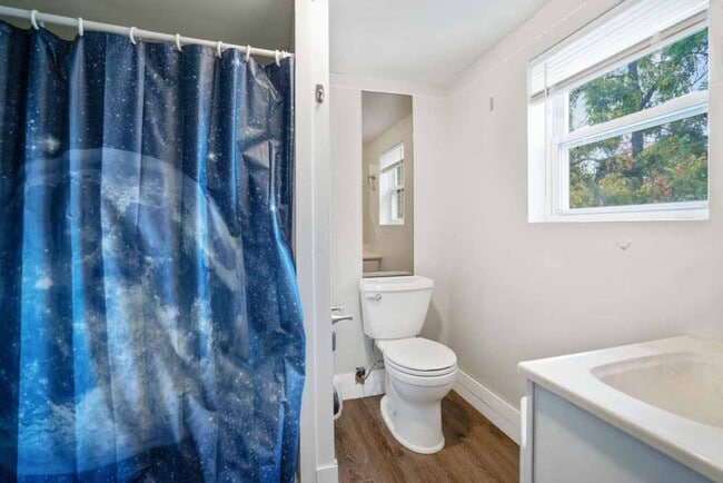 Building Photo - 2118 College St