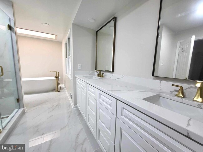 Building Photo - 8424 Holly Leaf Dr