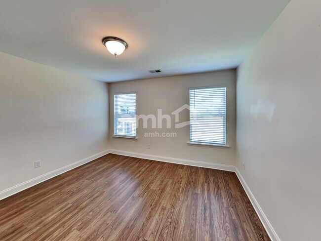 Building Photo - 1327 Weatherbrook Cir