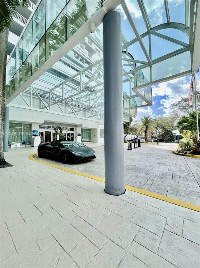 Building Photo - 2670 E Sunrise Blvd