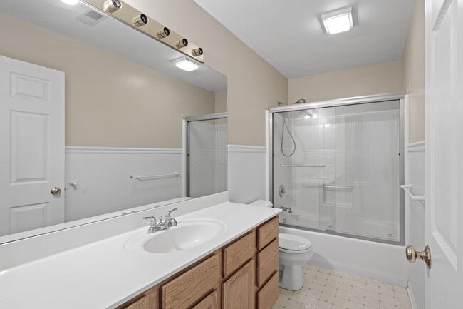 Building Photo - 406 Lakewood Dr