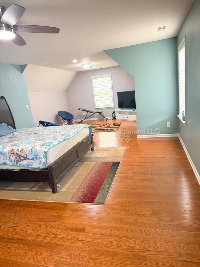 Building Photo - 7939 Heatherstone Dr